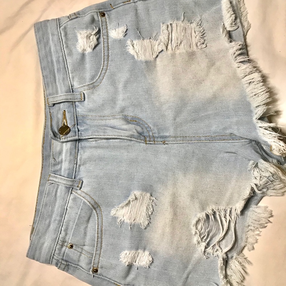 Ripped hem shorts